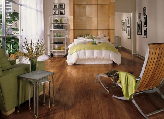 Westchester Red Oak Solid in Gunstock 3-1/4"