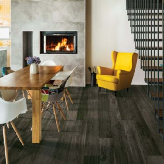 Wider Longer in Black Tie